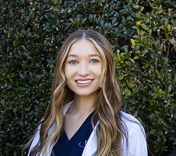 Kyley Cunningham, Aesthetician
